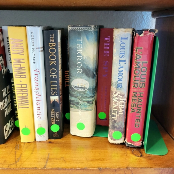 BOOKS Mystery Box 24 Pack for 125$ Rare, New & Vintage  (Read Descriptio… - Picture 6 of 16